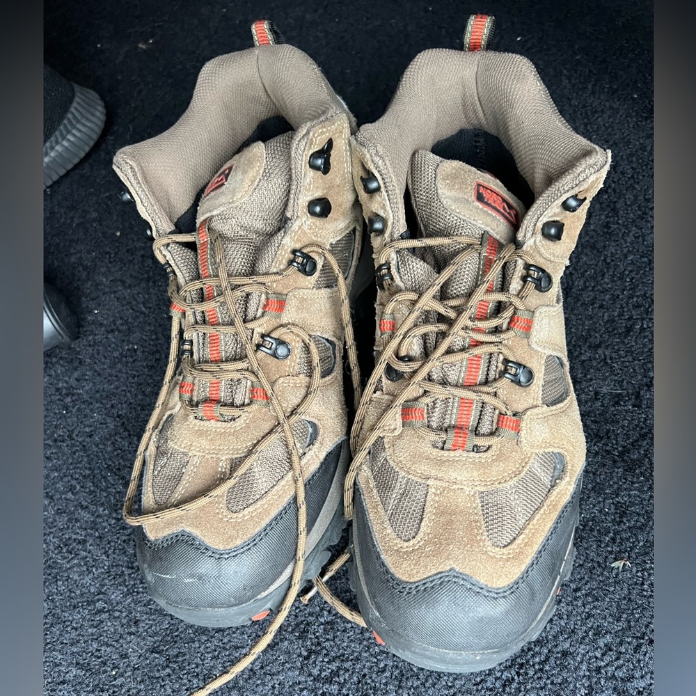 Nord Trails Brown Hiking Boots